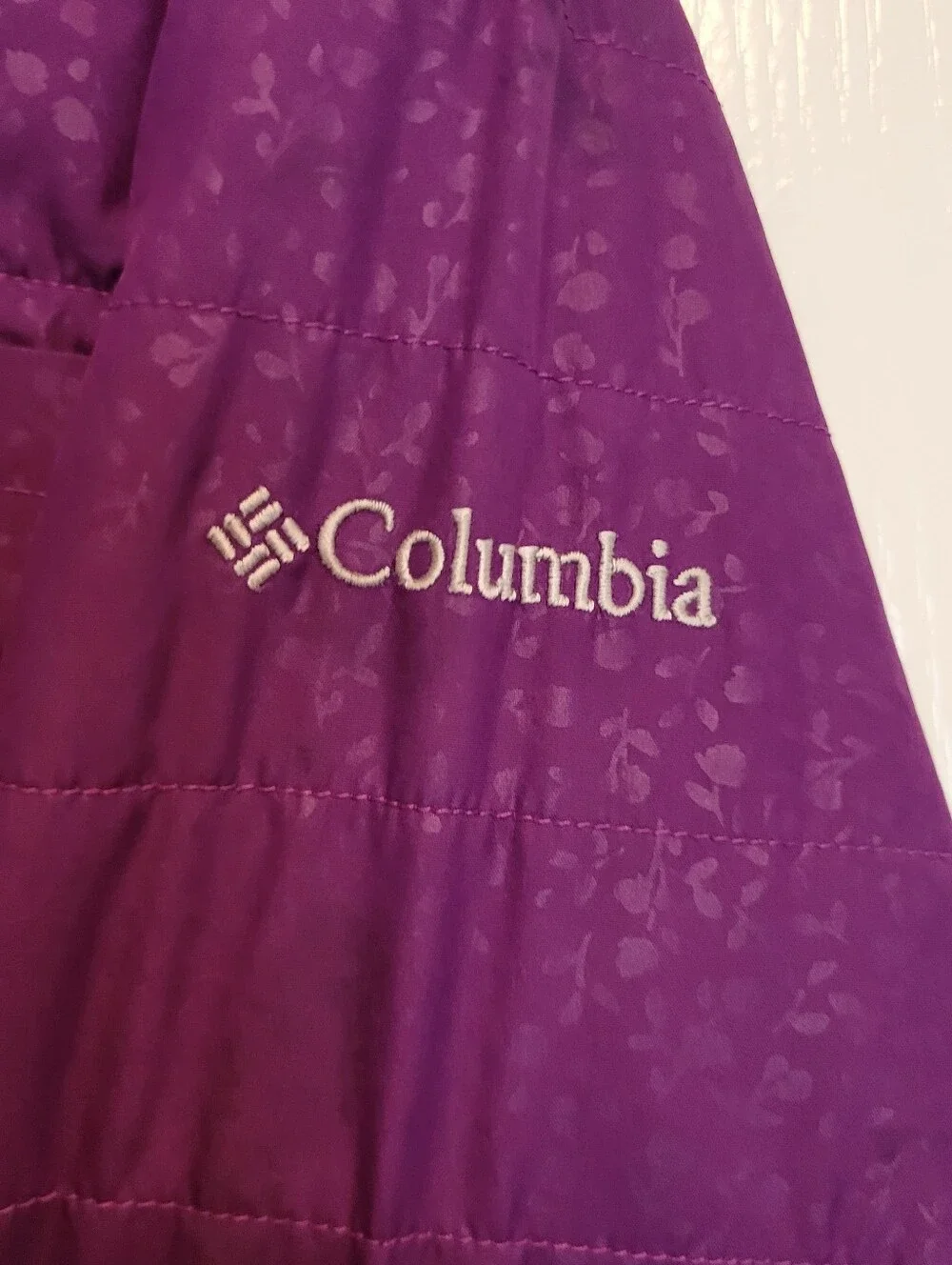 Columbia Girl’s Purple Quilted Jacket With Snap Close & Pockets Size Small